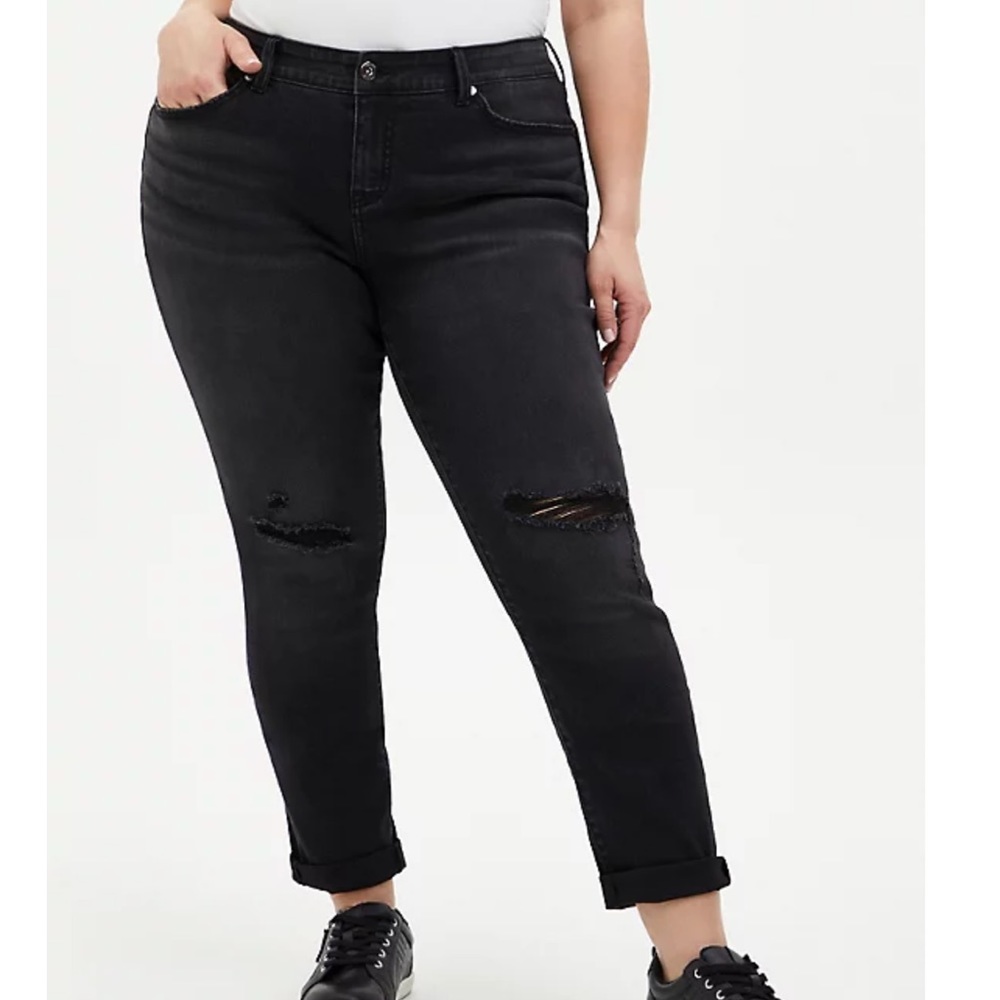 Torrid NWT boyfriend straight jeans - Picture 1 of 6